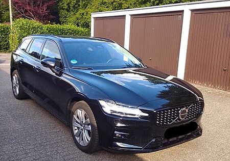 Volvo V60 B4 DCT Ultra Dark Ultra Dark Pano