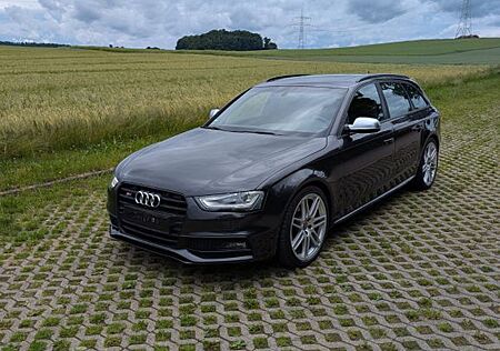 Audi S4 3.0 TFSI quattro Avant - AHK, B&O, 2. Hand