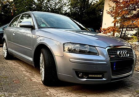 Audi A3 2.0 FSI S line Sportpaket plus S line Spo...