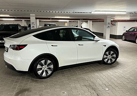Tesla Model Y Hinterradantrieb RWD