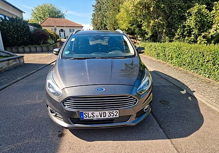 Ford S-Max Titanium