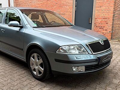 Skoda Octavia Lim. Elegance/AUTOMATIK/TÜV NEU