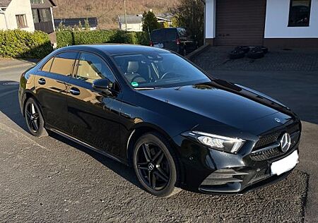 Mercedes-Benz A 250 e AMG Line