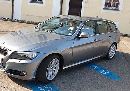 BMW 330i e91 LCI, Navi Pro, Pano, Bi-Xenon, AHK