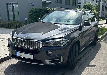 BMW X5 xDrive30d Leder,Navi,Kamera,20Zoll,Xen