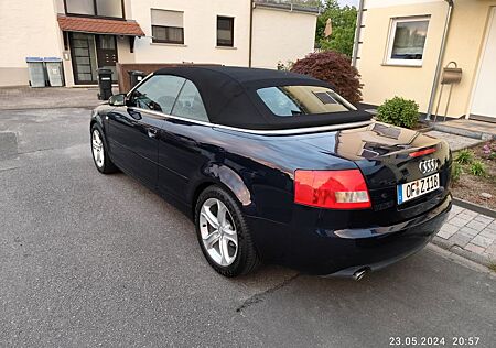 Audi A4 2.4 Cabriolet -Schalter