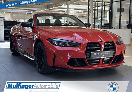 BMW M4 Competition Cabrio M xDrive Ultimate Sitzbel.