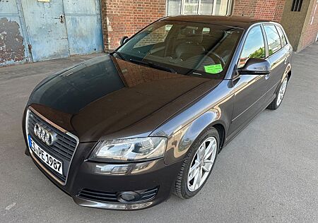 Audi A3 1.4 TFSI S tronic Sportback*AHK*LEDER*AUTOMAT