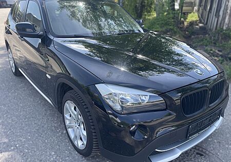BMW X1 18d xDrive Leder