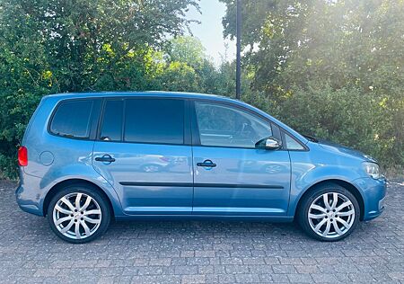 VW Touran Volkswagen 1.6 TDI, 18 Zoll, Zahnriemen + Insp. Neu