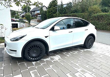 Tesla Model Y Long Range Dual Motor AWD Long Range