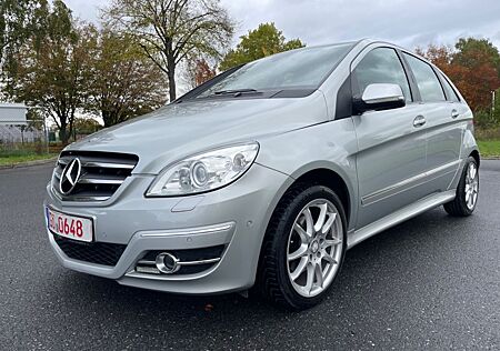 Mercedes-Benz B 200 CDI Sport Navi Xenon Sitz AHK TüvNeu
