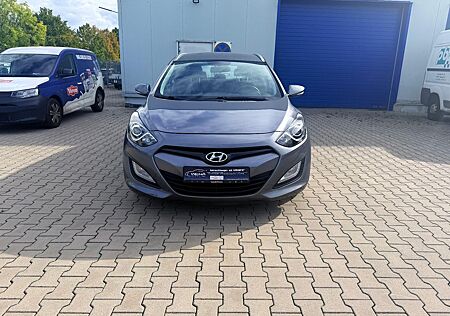 Hyundai i30 CW 1.4 CRDi Classic Navigation Tüv Neu