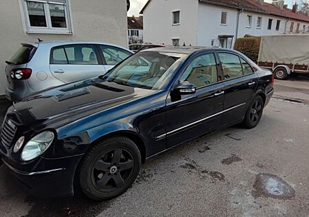 Mercedes-Benz 320