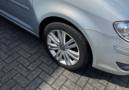 VW Touran Volkswagen 2.0 TDI 125 kW DSG Highline Highline