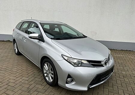 Toyota Auris 1,4-l-D-4D Life MultiMode
