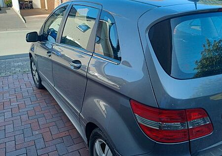 Mercedes-Benz B 200 CDI -