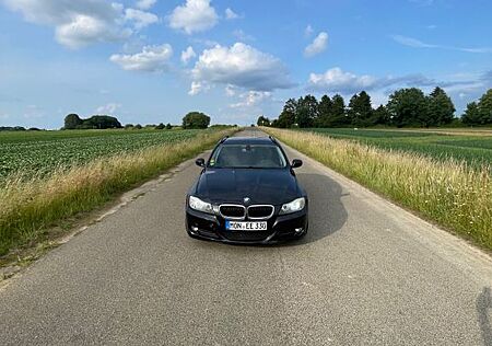 BMW 318i Touring -