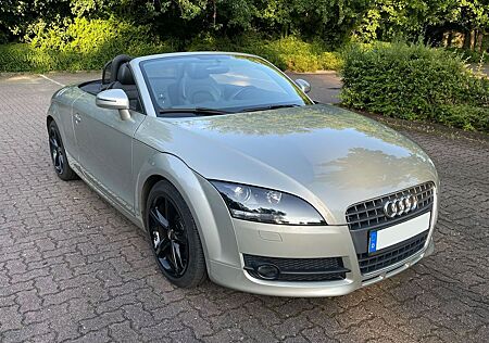 Audi TT Roadster 2.0 TFSI - TÜV NEU!