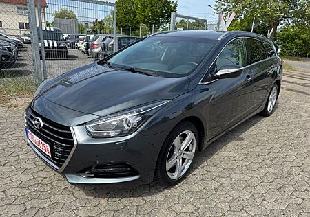 Hyundai i40 gebraucht kaufen Hyundai i40 cw blue Premium*Bi-Xenon*Leder*Navi*Kamera*