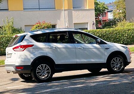 Ford Kuga 1,6 EcoBoost 2x4 110kW Titanium Titanium