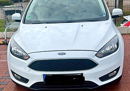 Ford Focus 1,0 EcoBoost 92kW Cool & Connect Turni...