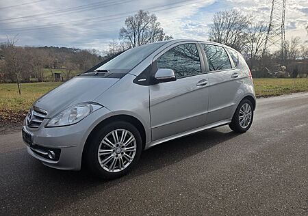 Mercedes-Benz A 180 CDI Elegance. SHZ.AHK. Temp. Vom Rentner!