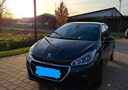 Peugeot 208 1.2 VTi 82PS, TÜV 12/2027