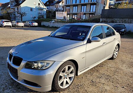 BMW 320 Baureihe 3 Lim.Sport..Xenon.Teilleder