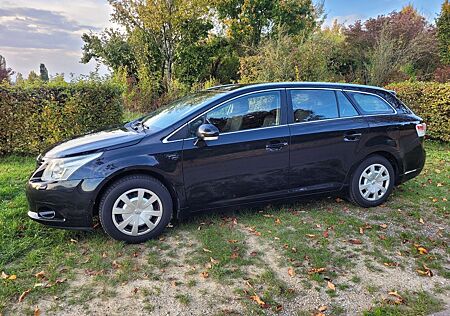 Toyota Avensis Combi Sol 1.8 Sol