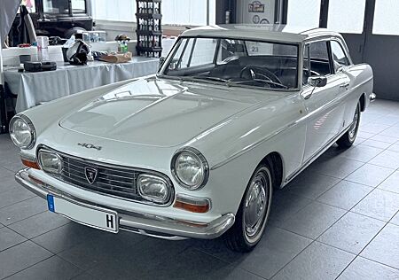 Peugeot 404 Coupe aus 1967