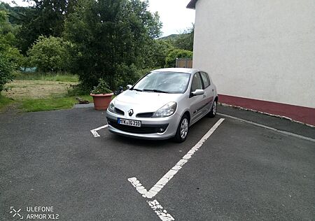 Renault Clio Privilege 1.6 16V 65kW Expression