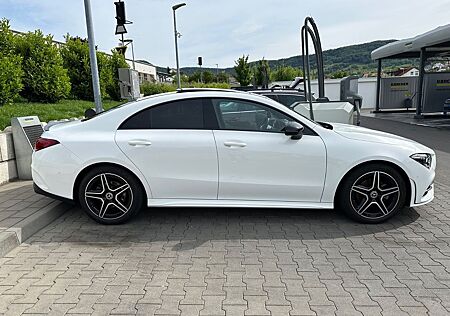 Mercedes-Benz CLA 200 Coupe / AMG Line / Pano / Night