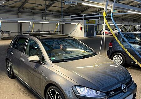VW Golf Volkswagen 7 GTD *Sport&Sound* *Panorama*