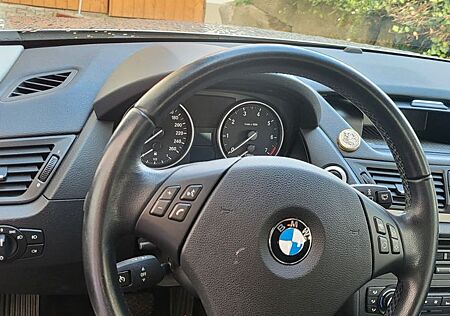 BMW X1 xDrive25i -