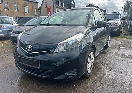 Toyota Yaris 1,33 navi Camara Klima