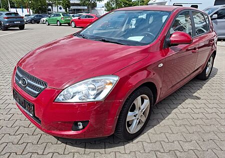 Kia Cee'd / Ceed