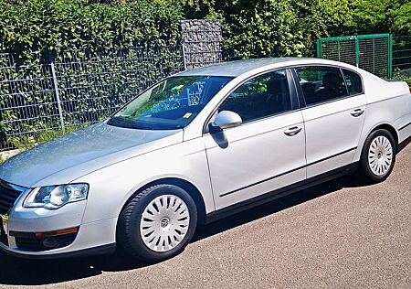 VW Passat Volkswagen 2.0 TDI DPF BlueMotion Techn., Trendline
