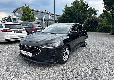 Ford Focus Lim. 1.5 ECOB Cool & Connect/1.Hand/LED