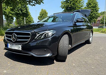 Mercedes-Benz E 220 E 220d T 9G Widescreen AHK PAN LED Navi