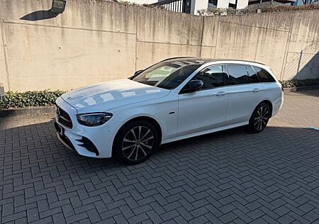Mercedes-Benz E 300 de 4MATIC T Autom. - Vollausstattung