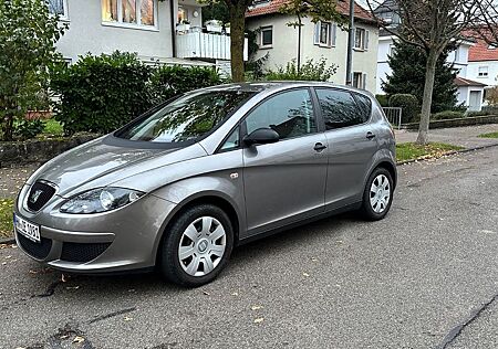 Seat Altea 1.6 TÜV Neu Wurde von Frau gefahren