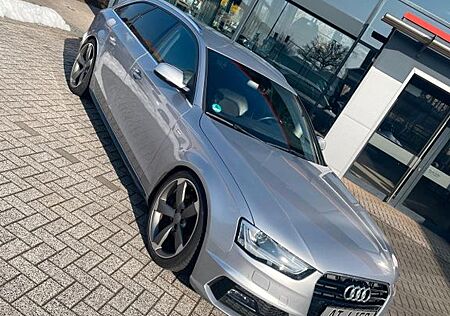 Audi A4 Avant S line Sportpaket / plus