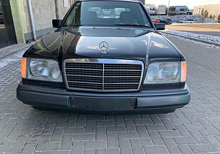 Mercedes-Benz E 220 W124 Sportline original 1. Hand