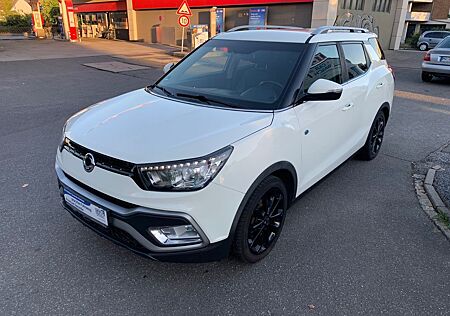 SsangYong XLV Leder~ Allrad ~ 4WD ~ Navi~ Tüv & AU NEU