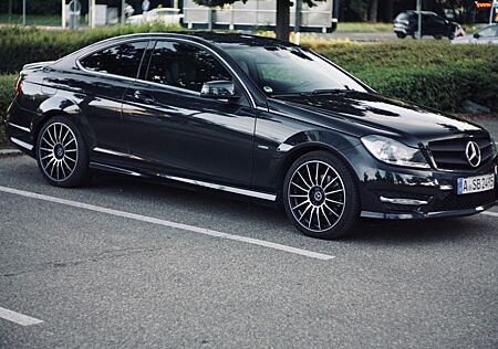 Mercedes-Benz C 220 d AMG Line AMG Line