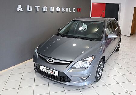 Hyundai i30 Lim.1.4 FIFA WM Edition,Klima,Pdc,Shz,TüvNeu