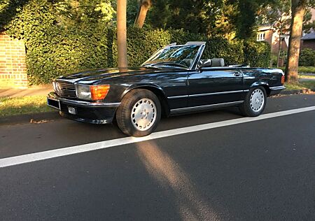 Mercedes-Benz SL 300 R107 Cabrio mit Hardtop