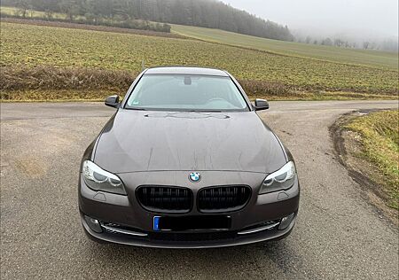 BMW 528i -