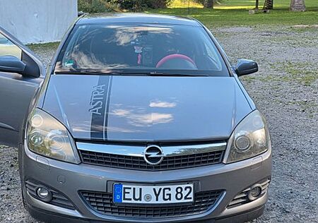 Opel Astra H 1,8 GTC 140 PS